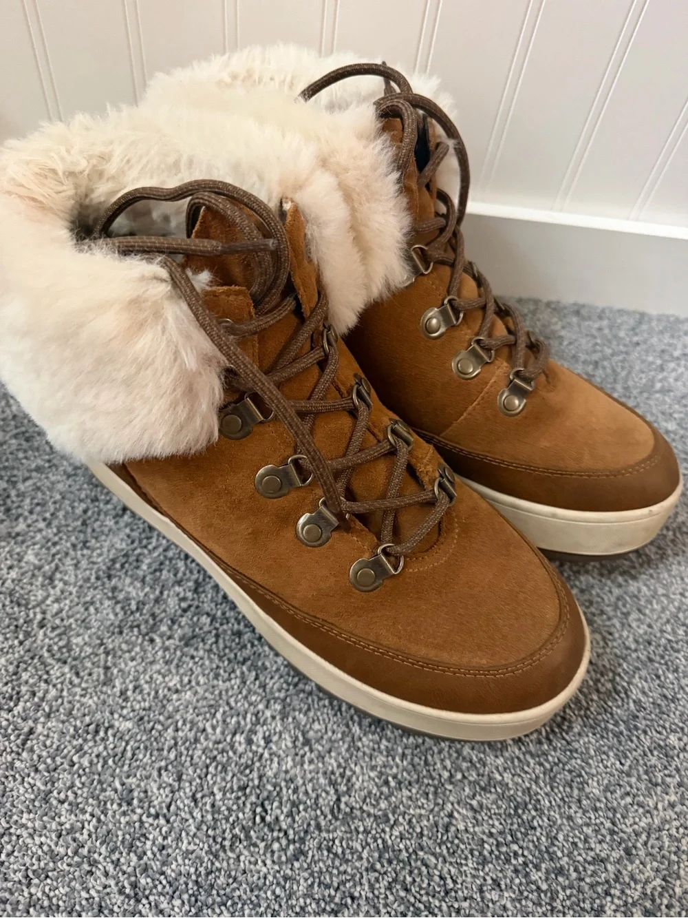 Koolaburra Brown Faux-Fur Collar Lace-Up Winter Boots